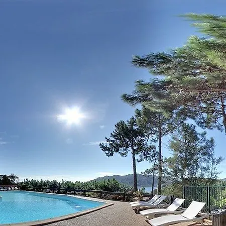Castell'verde 아파트호텔 3*