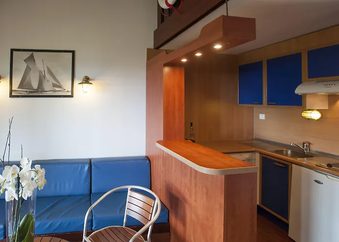 Aparthotel Castell'verde 3*